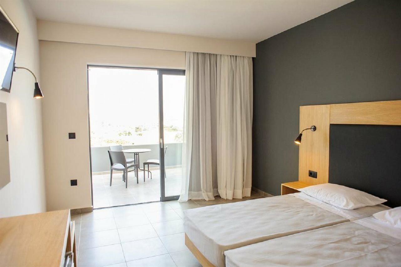 Hotel Evita Mare 4*